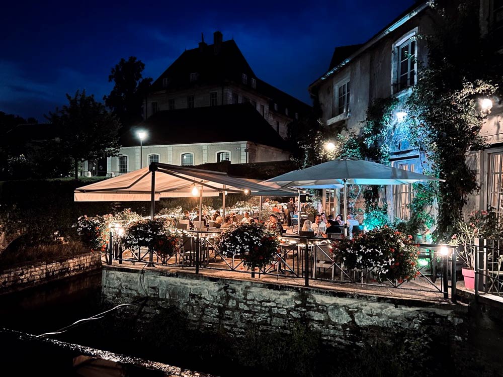 restaurant ved kanalen